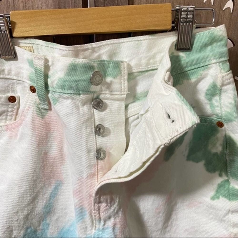 Levi’s Premium Denim Young Blood High Rise Tie Dye Button Fly Skirt 26 - Picture 2 of 9